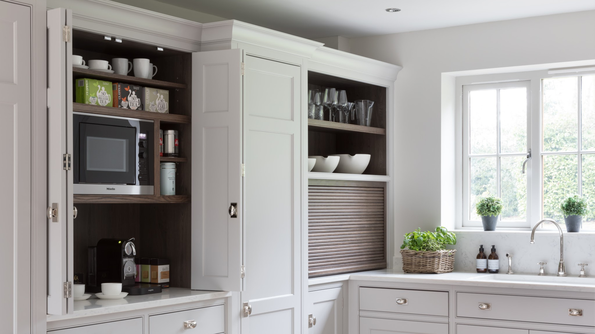 Berkeley Oak - Design Notes - Humphrey Munson Blog