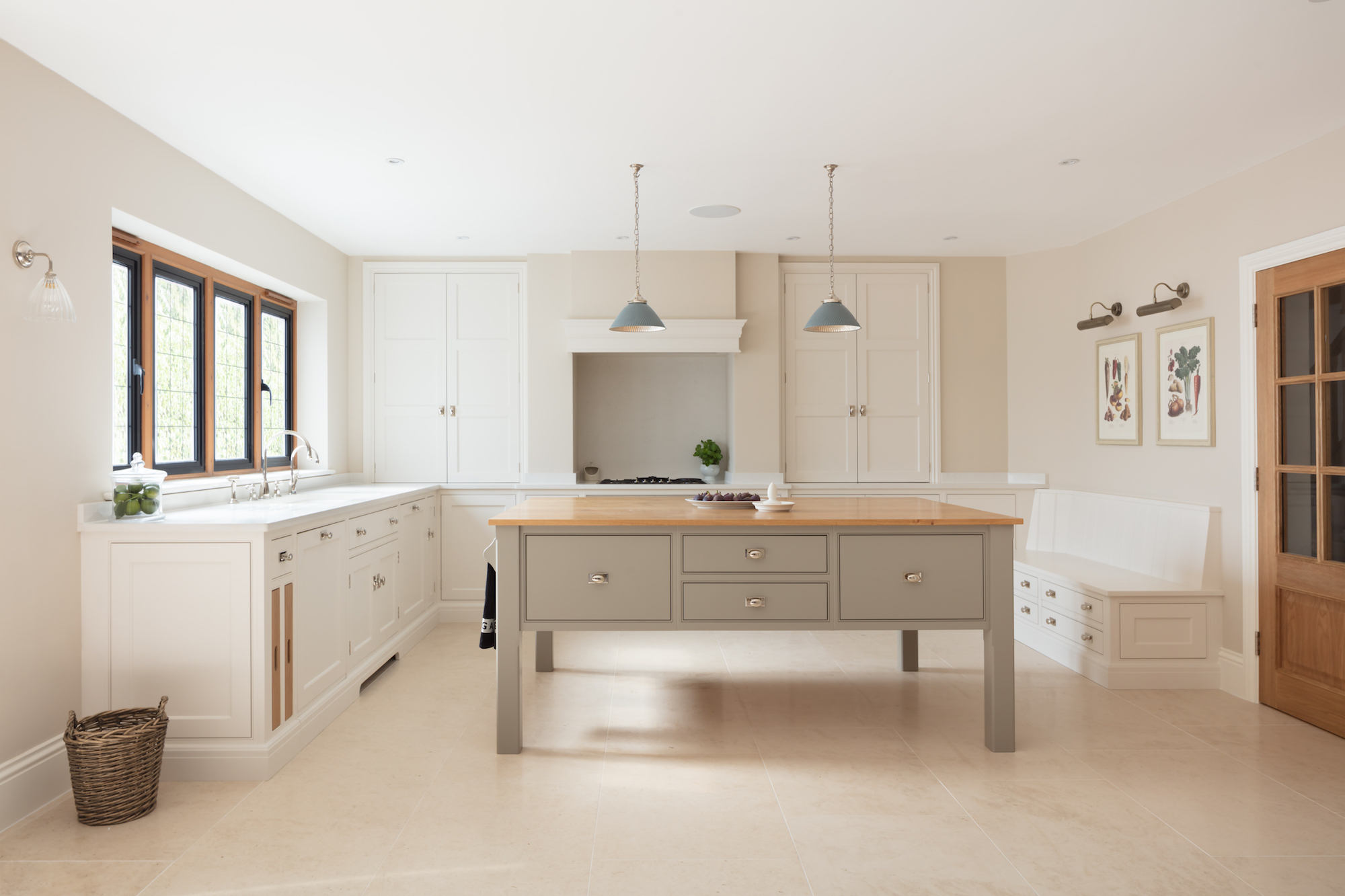 Bespoke Family Kitchen, Gerrards Cross - Humphrey Munson