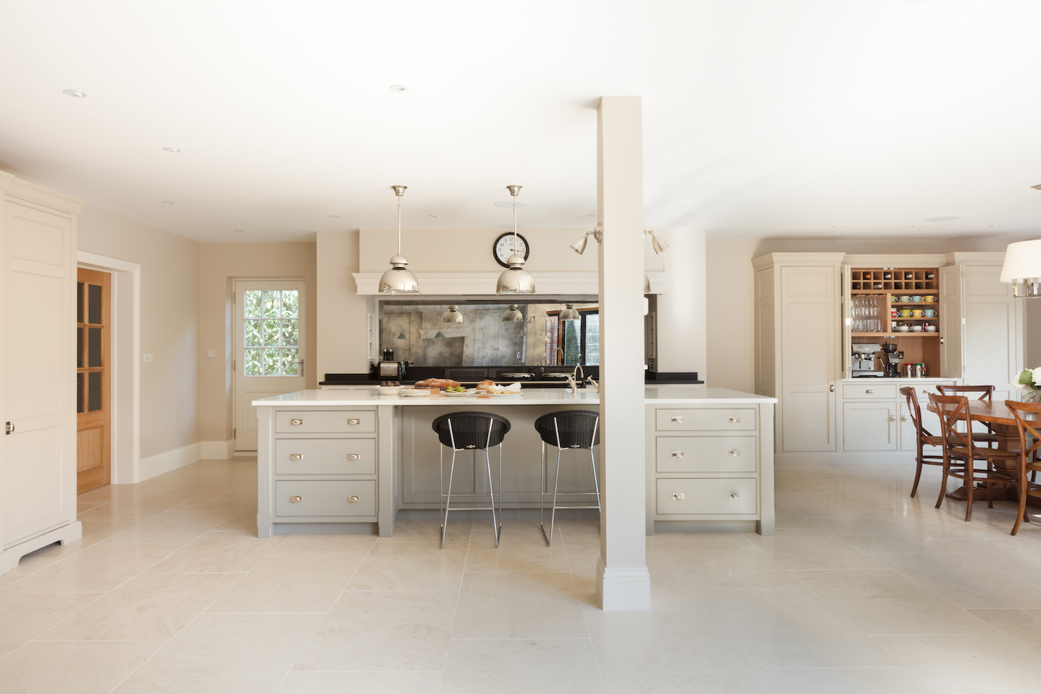 Bespoke Family Kitchen, Gerrards Cross - Humphrey Munson