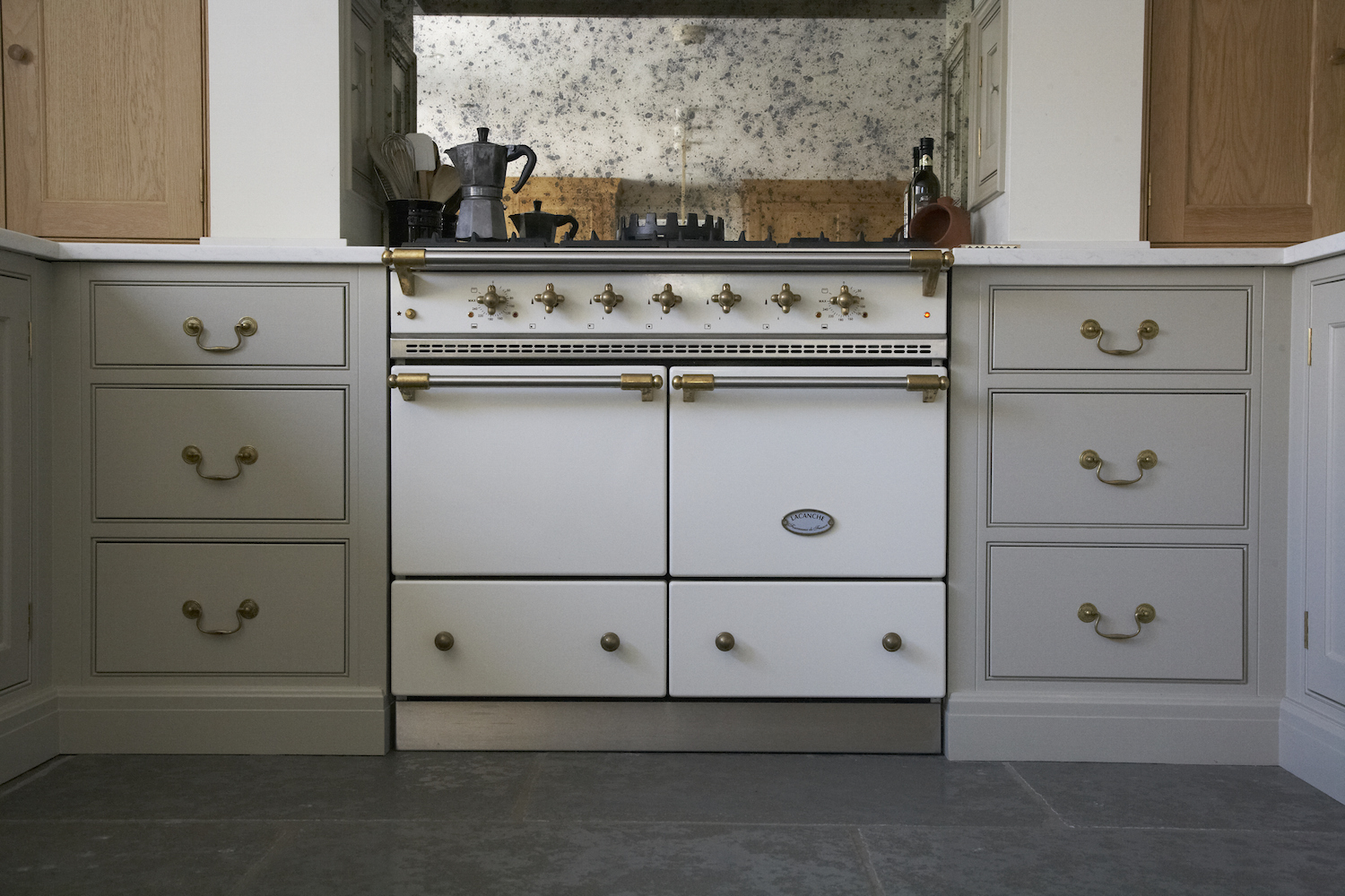 Classic English Cottage Kitchen - Low Res - 31