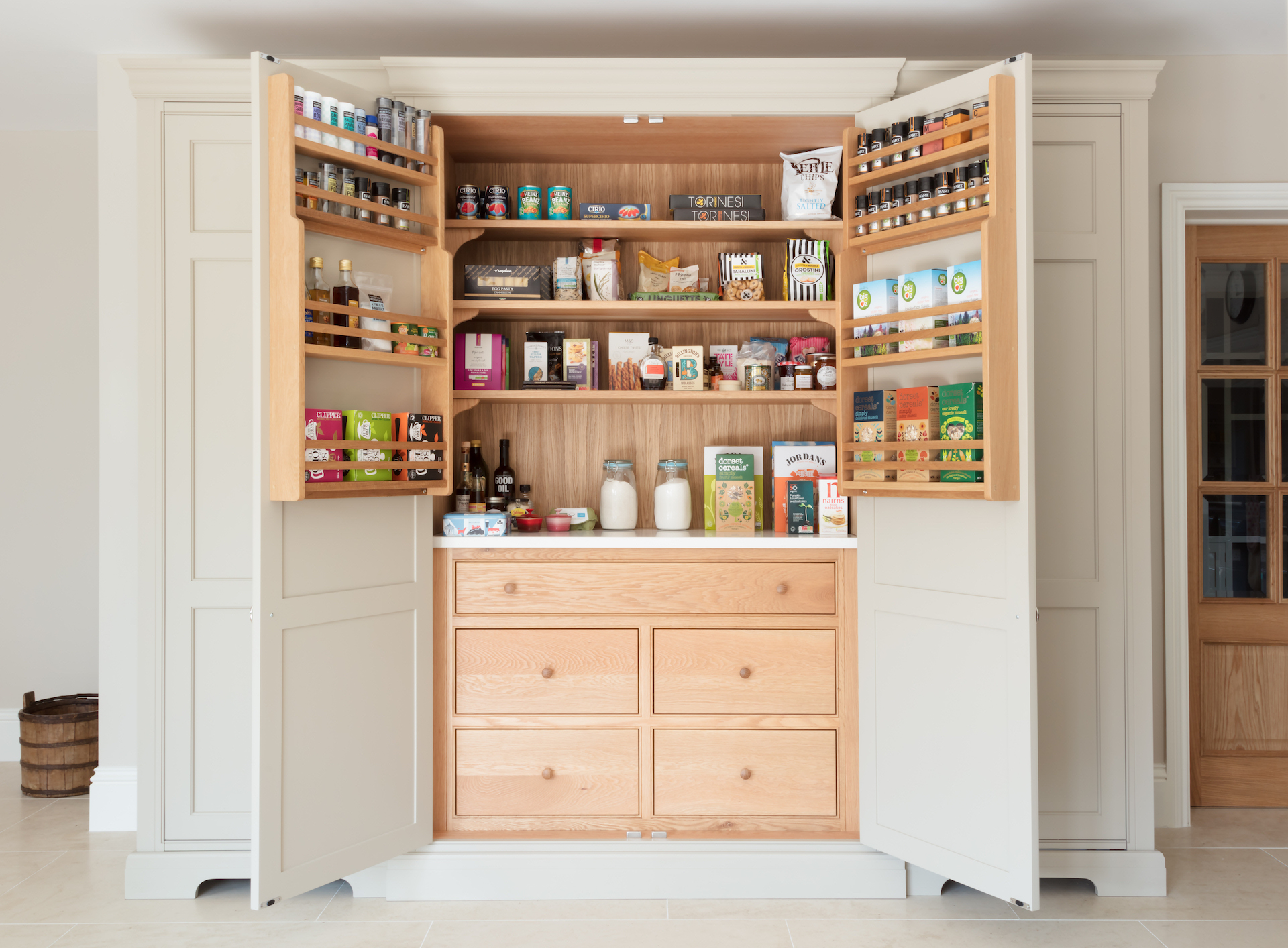 Classic Oak - Design Notes - Humphrey Munson