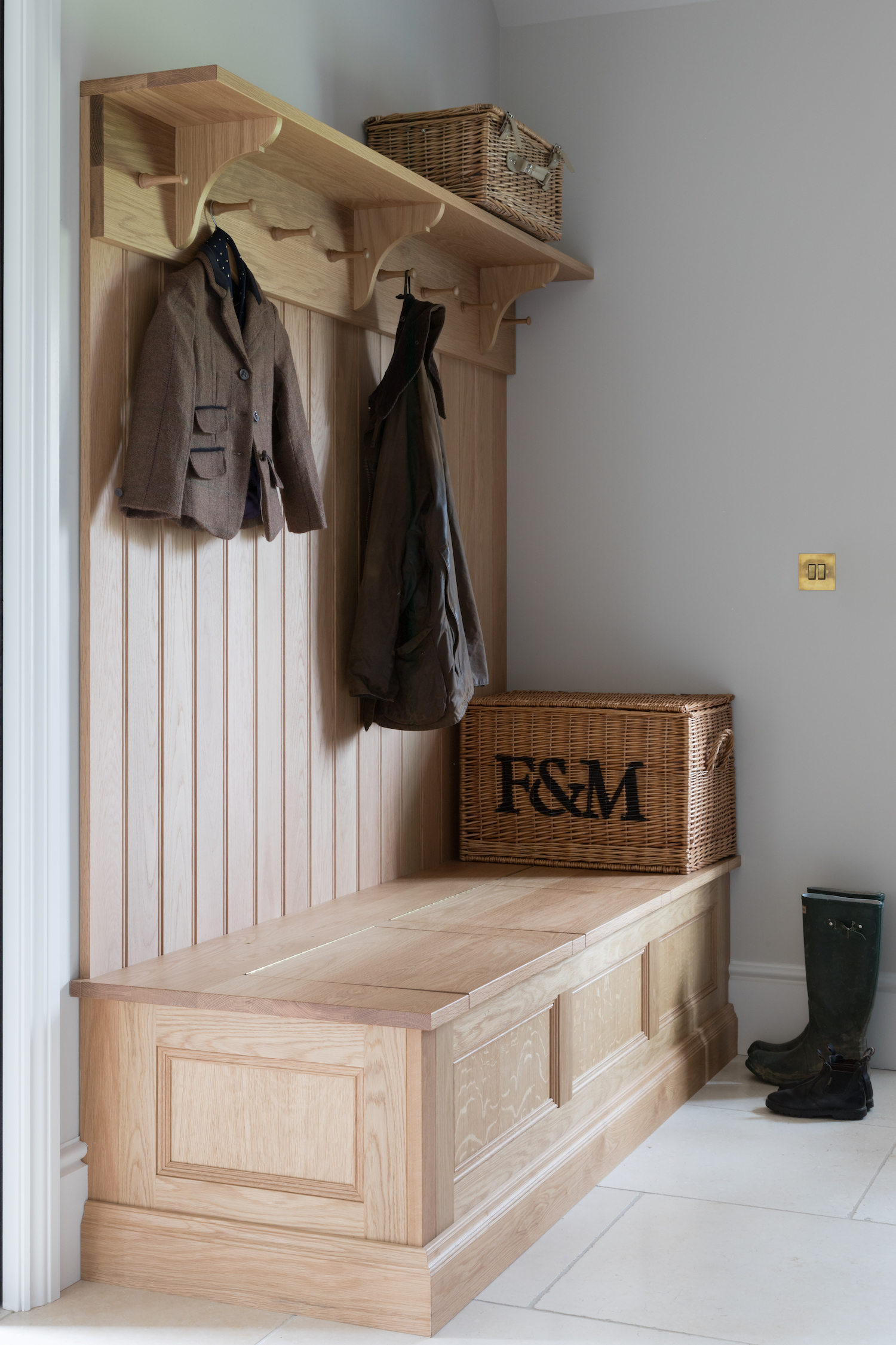 Classic Oak - Design Notes - Humphrey Munson