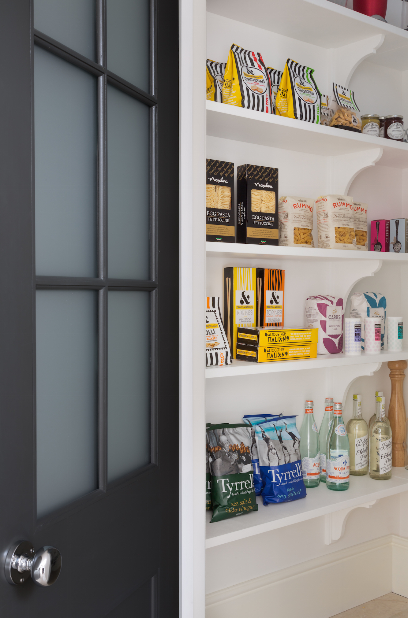 Contemporary Spenlow Kitchen, Essex - Humphrey Munson