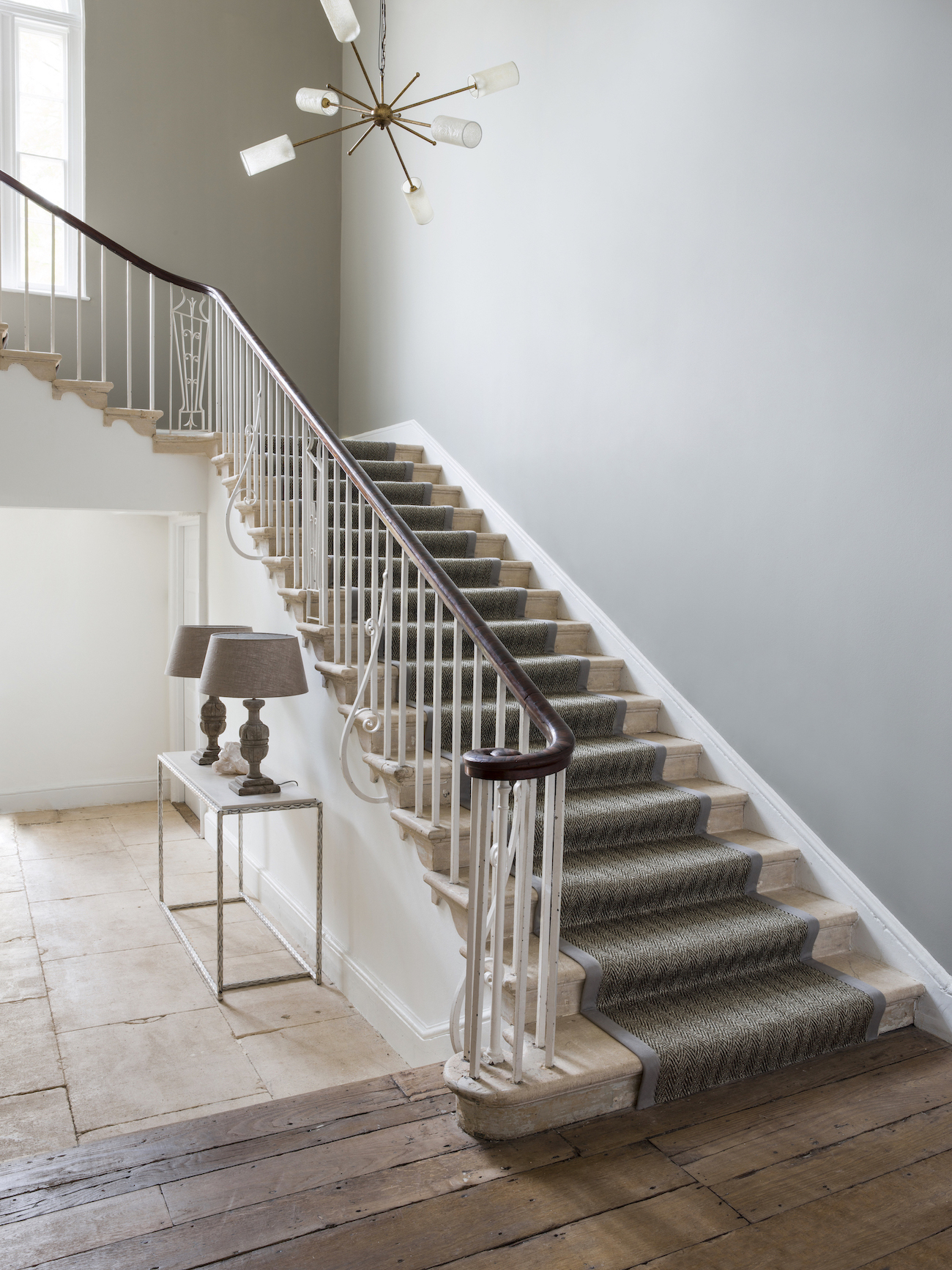 Crucial Trading | Humphrey Munson