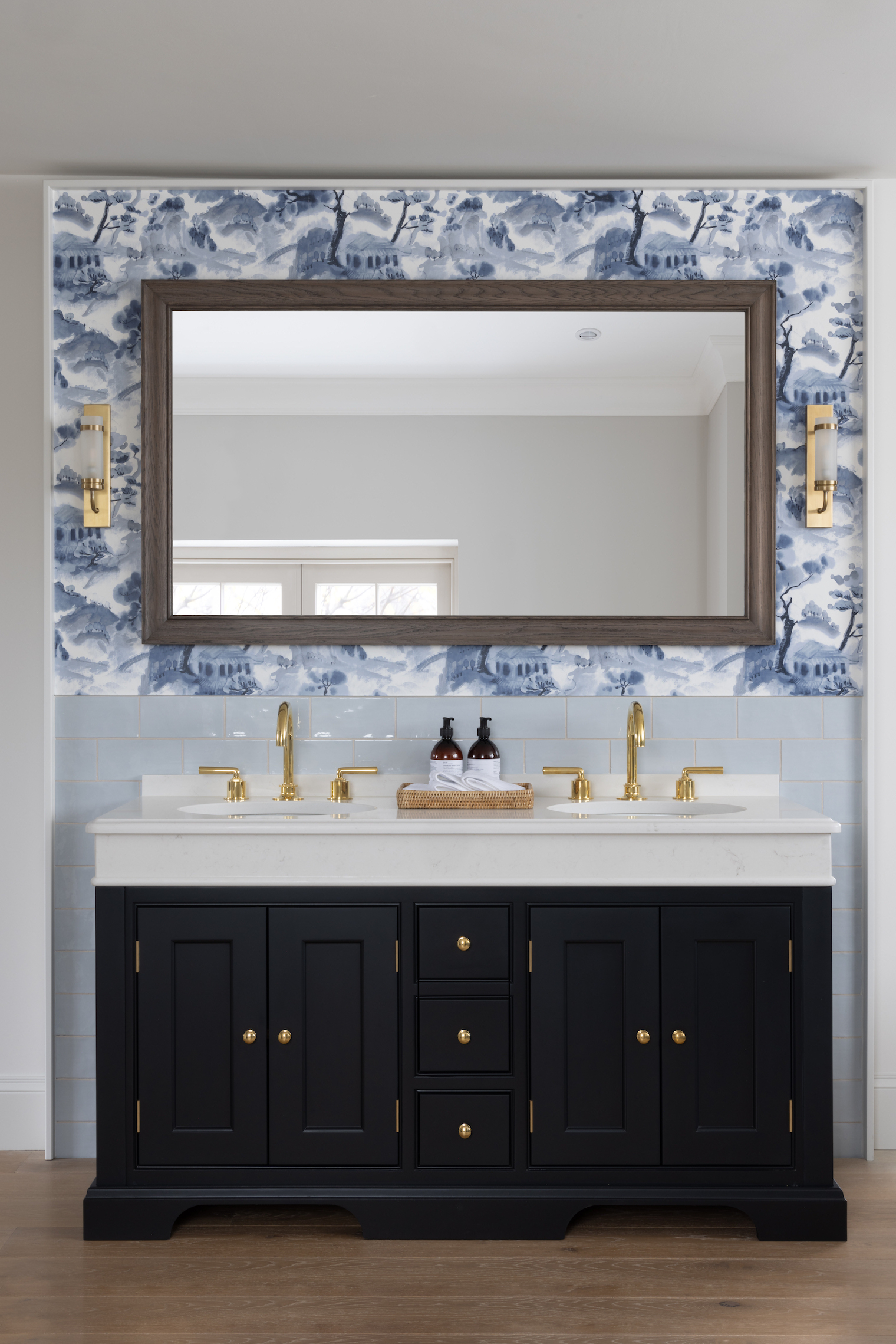 Harlyn III - Image 1