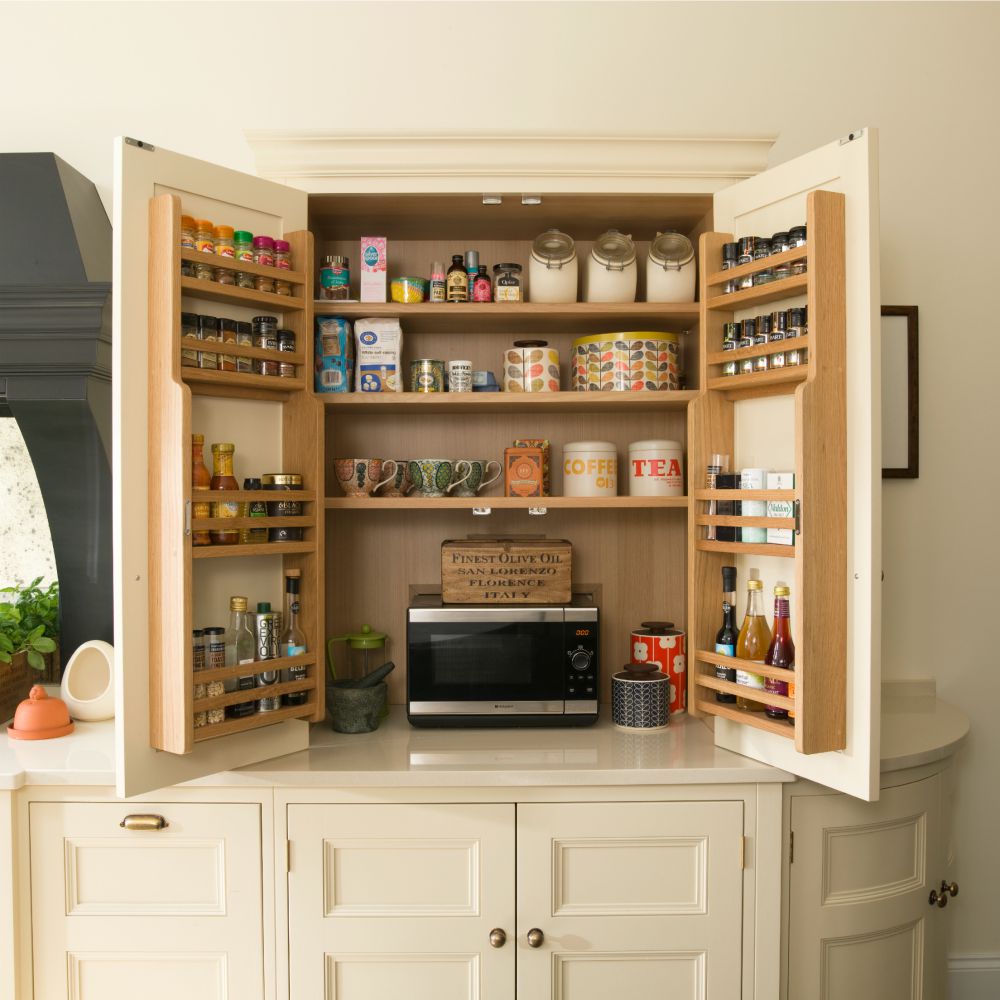 Humphrey Munson - Kent Kitchen - Mini Pantry