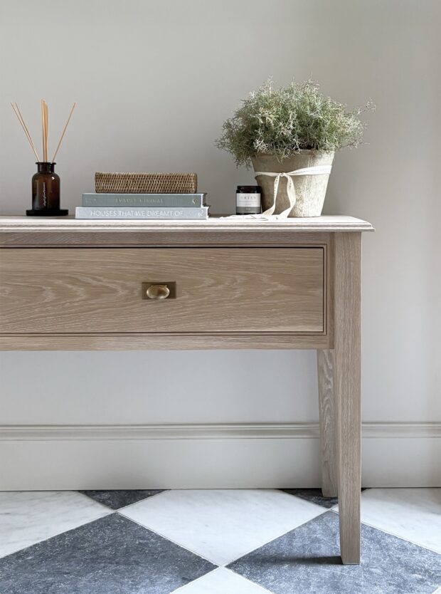 Ludlow Console table