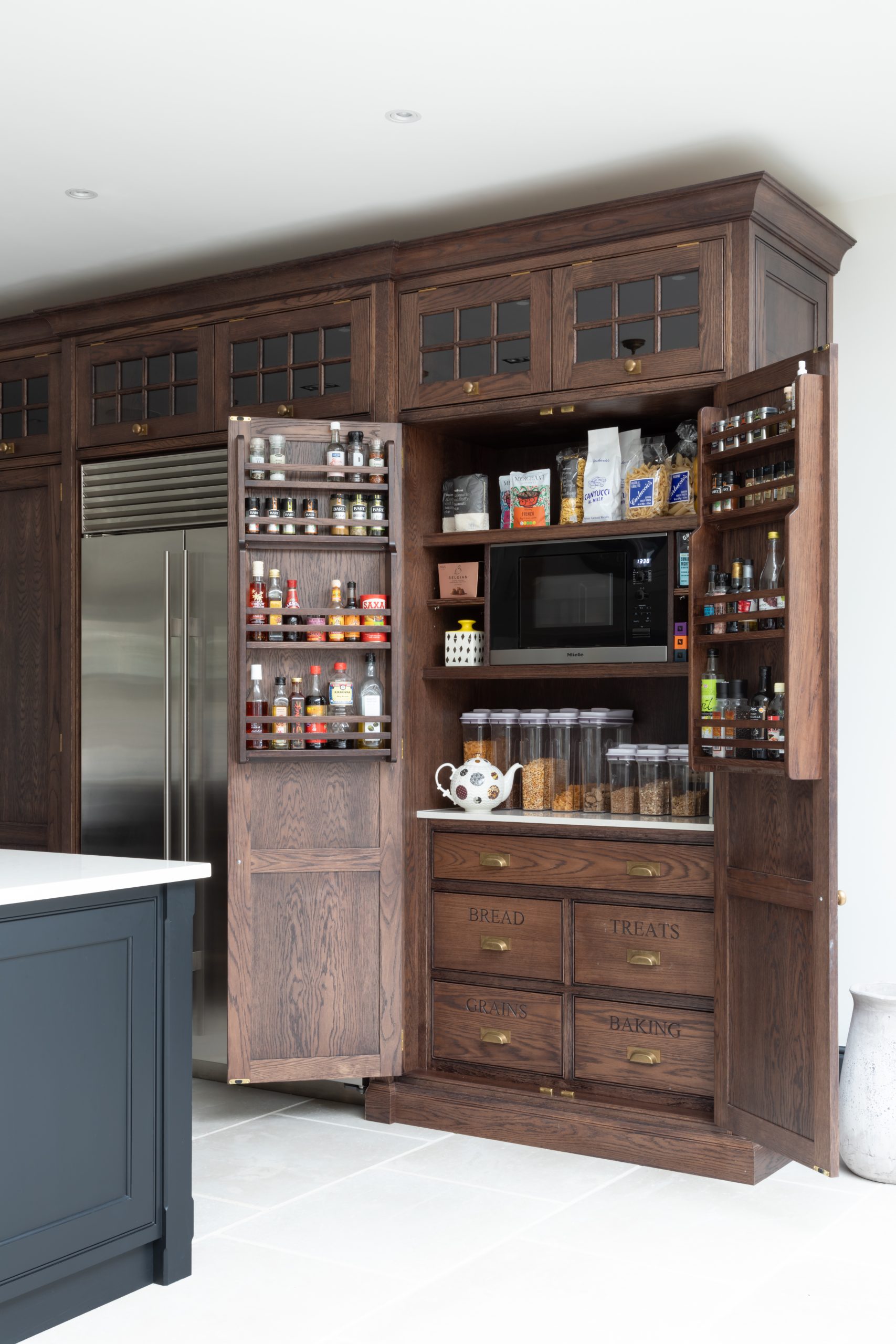 Portobello Oak - design notes - Humphrey Munson Blog