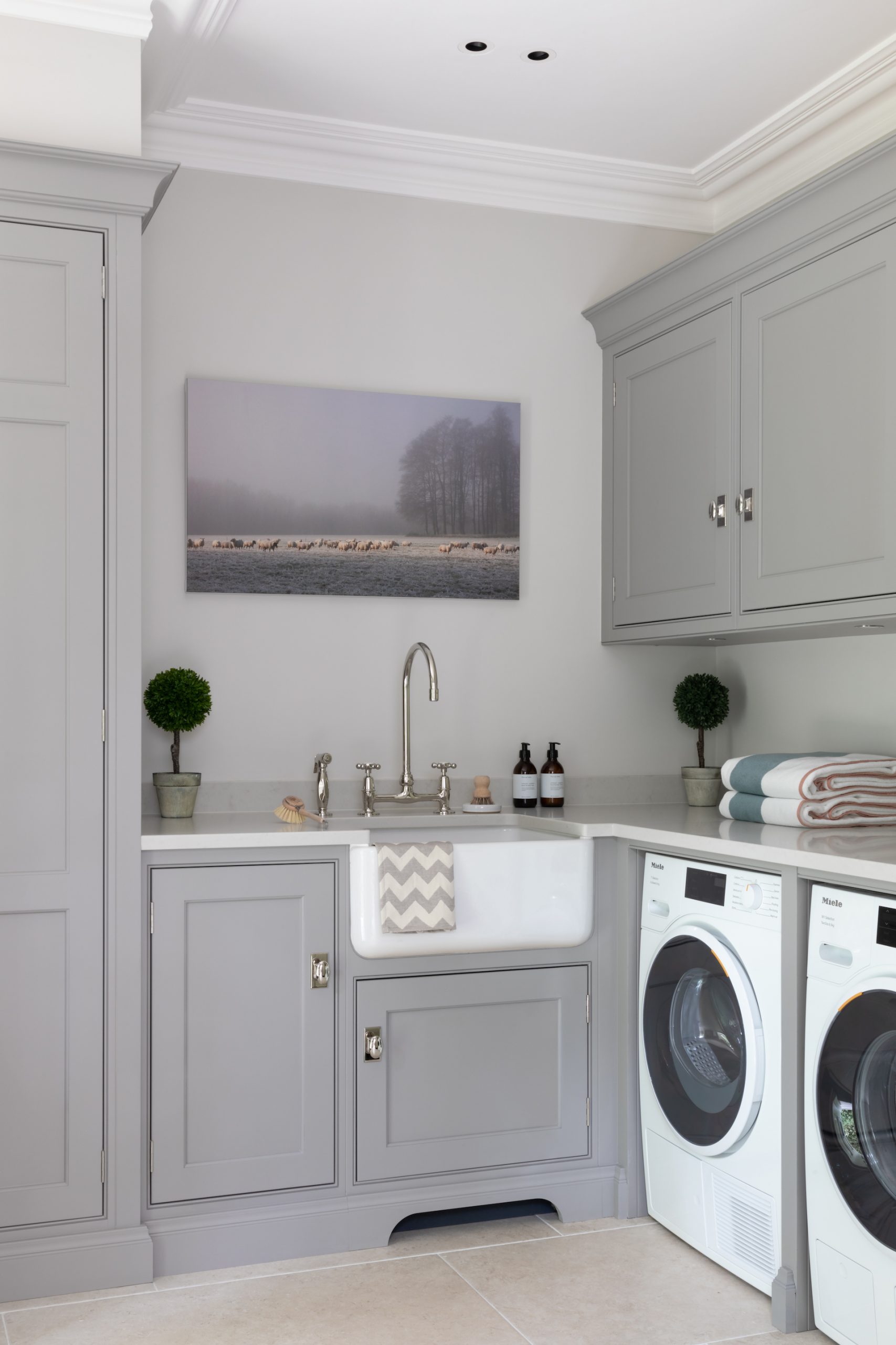 15 design ideas for a stylish and functional utility room