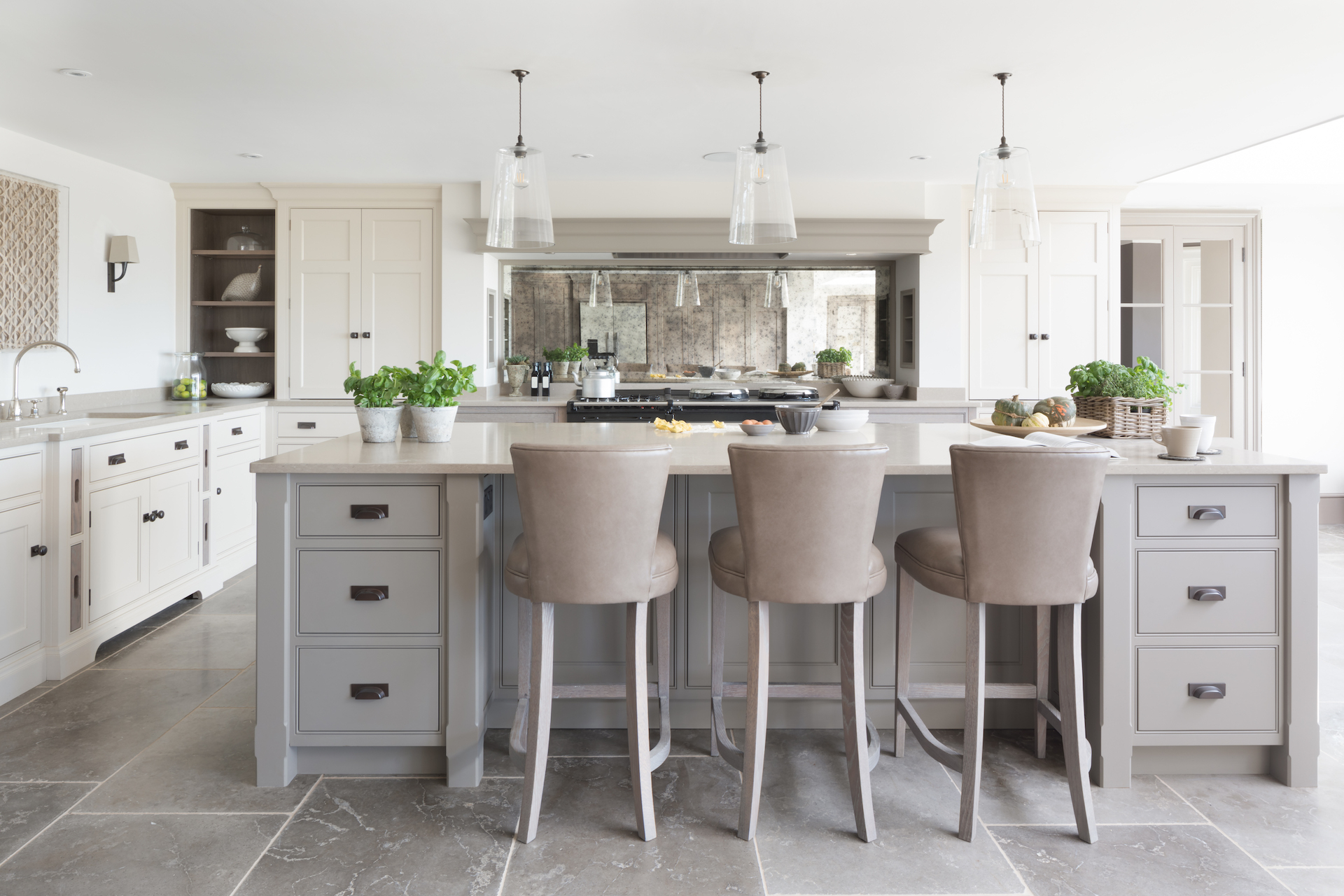 Smithfield Weathered oak - H|M design Notes | Humphrey Munson Blog