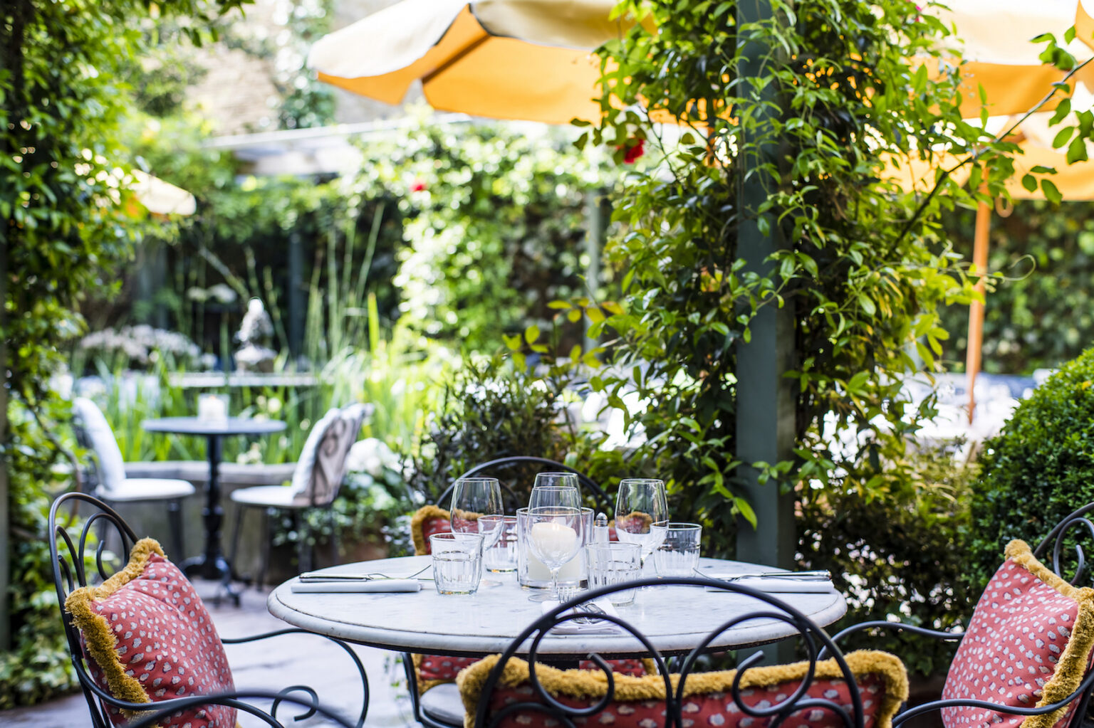 The Ivy Chelsea Garden | Garden Design Inspiration