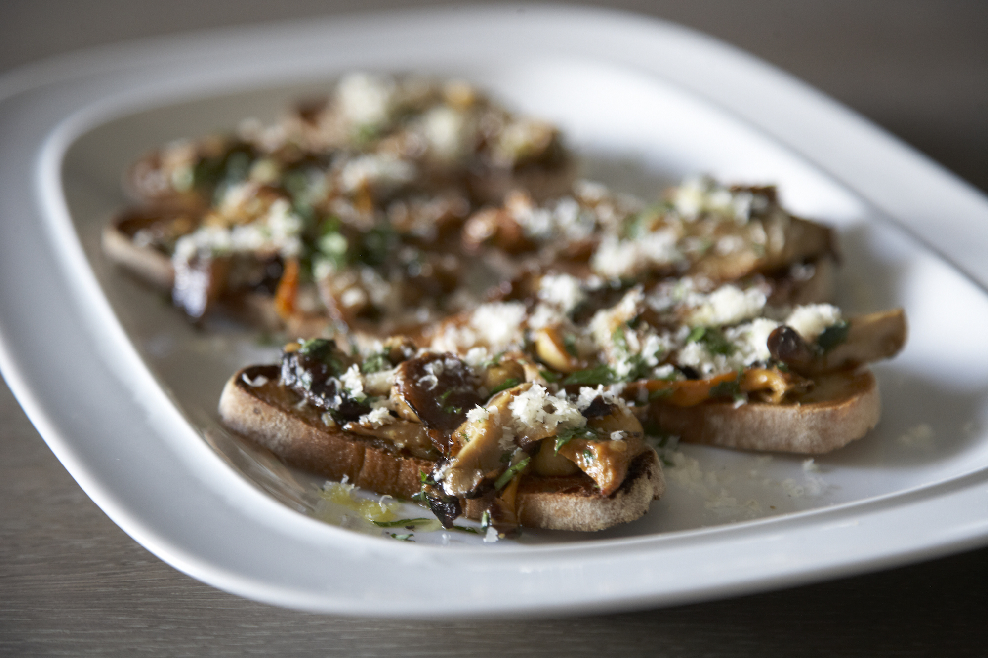 wild-mushroom-crostini-humphrey-munson-kitchen-7