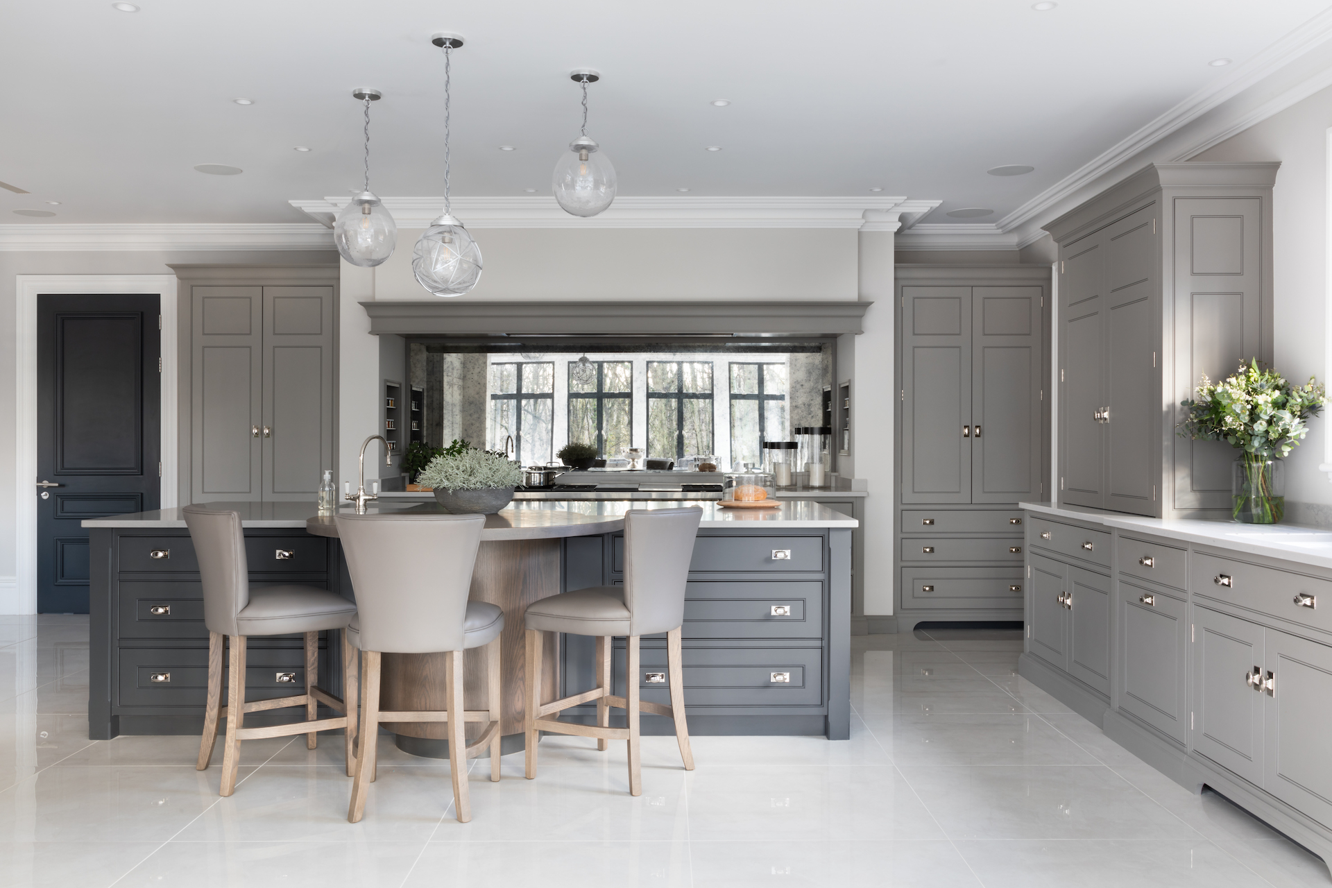 Surrey open plan kitchen design