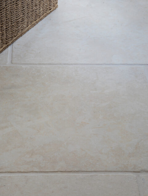 Fairford Natural Limestone Aged - Image 5