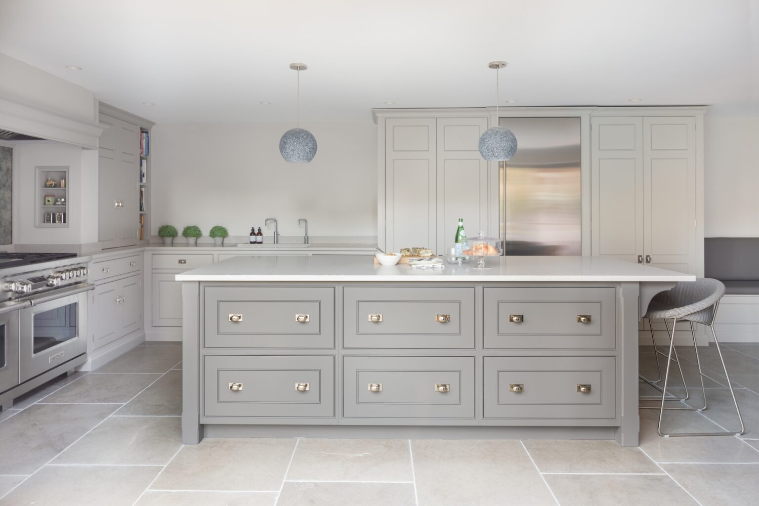 What is the difference between limestone and porcelain?