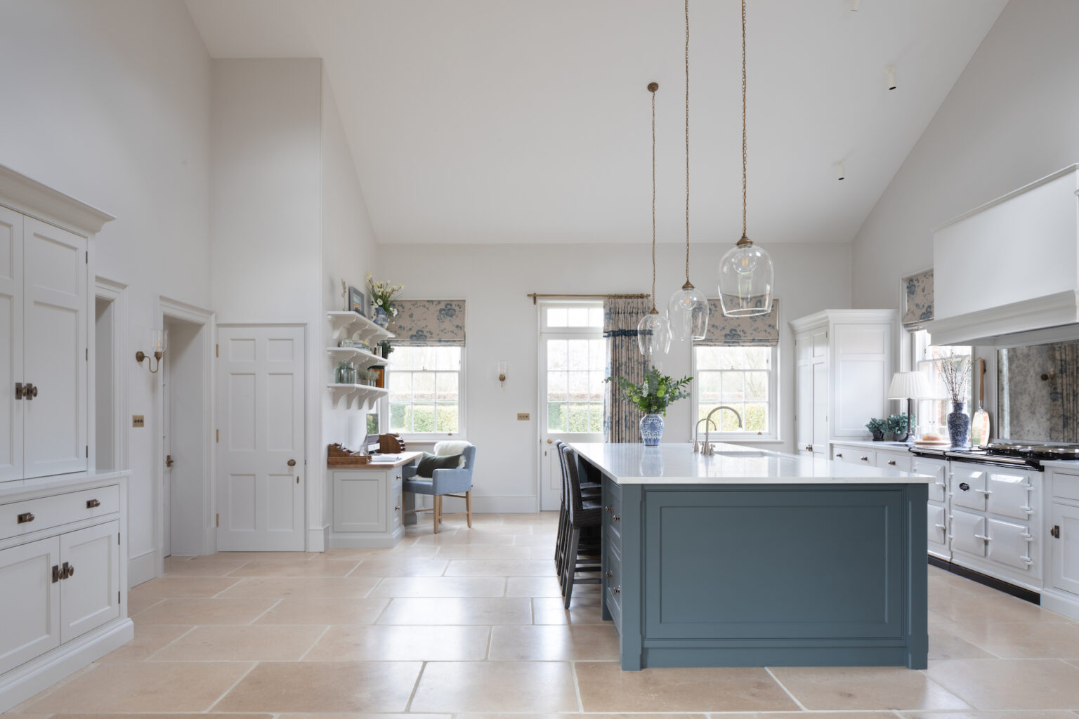 The Ultimate Flooring Face-off: Limestone vs. Natural Effect Porcelain