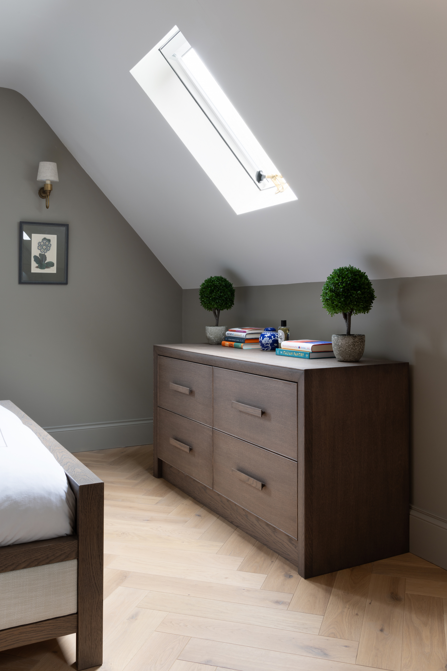 Lancaster Chest of Drawers - Bedroom Furniture - Humphrey Munson