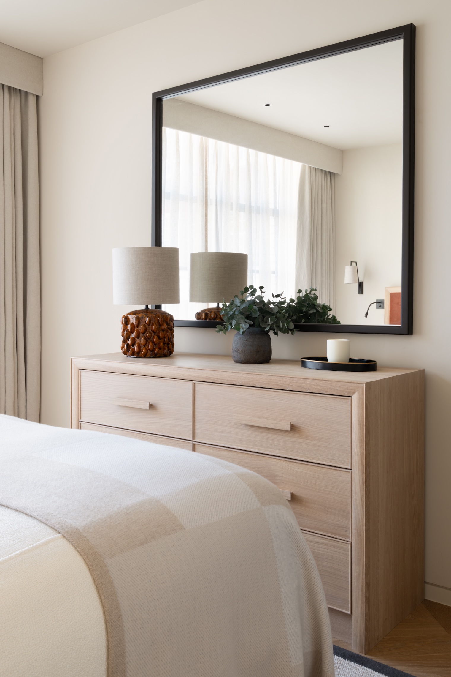 Lancaster Chest of Drawers - Image 4