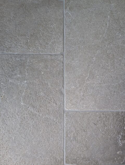 Hemsby Limestone Weathered - Image 2