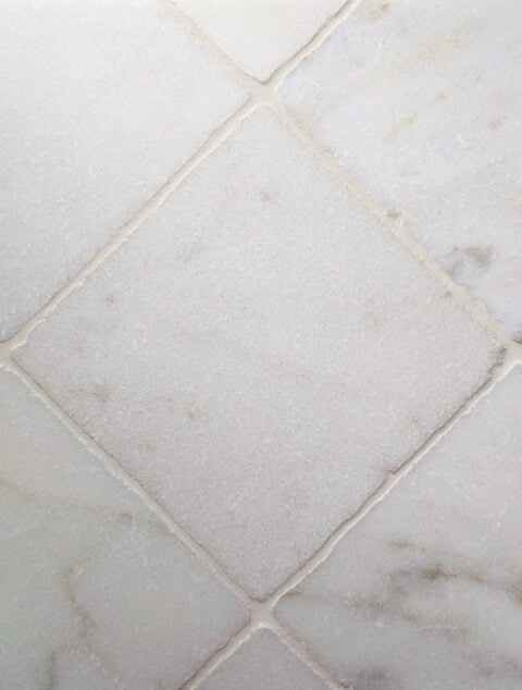 Kensington Chequer Off-White marble