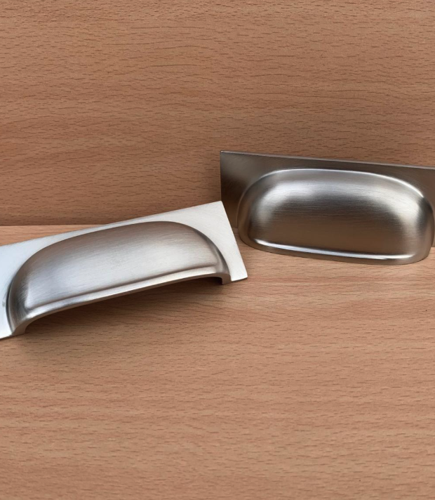 Ex-Display Pull Handle in Brushed Nickel