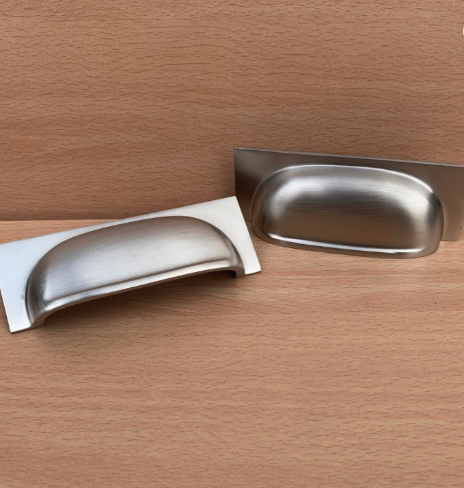 Ex-Display Pull Handle in Brushed Nickel - Image 1