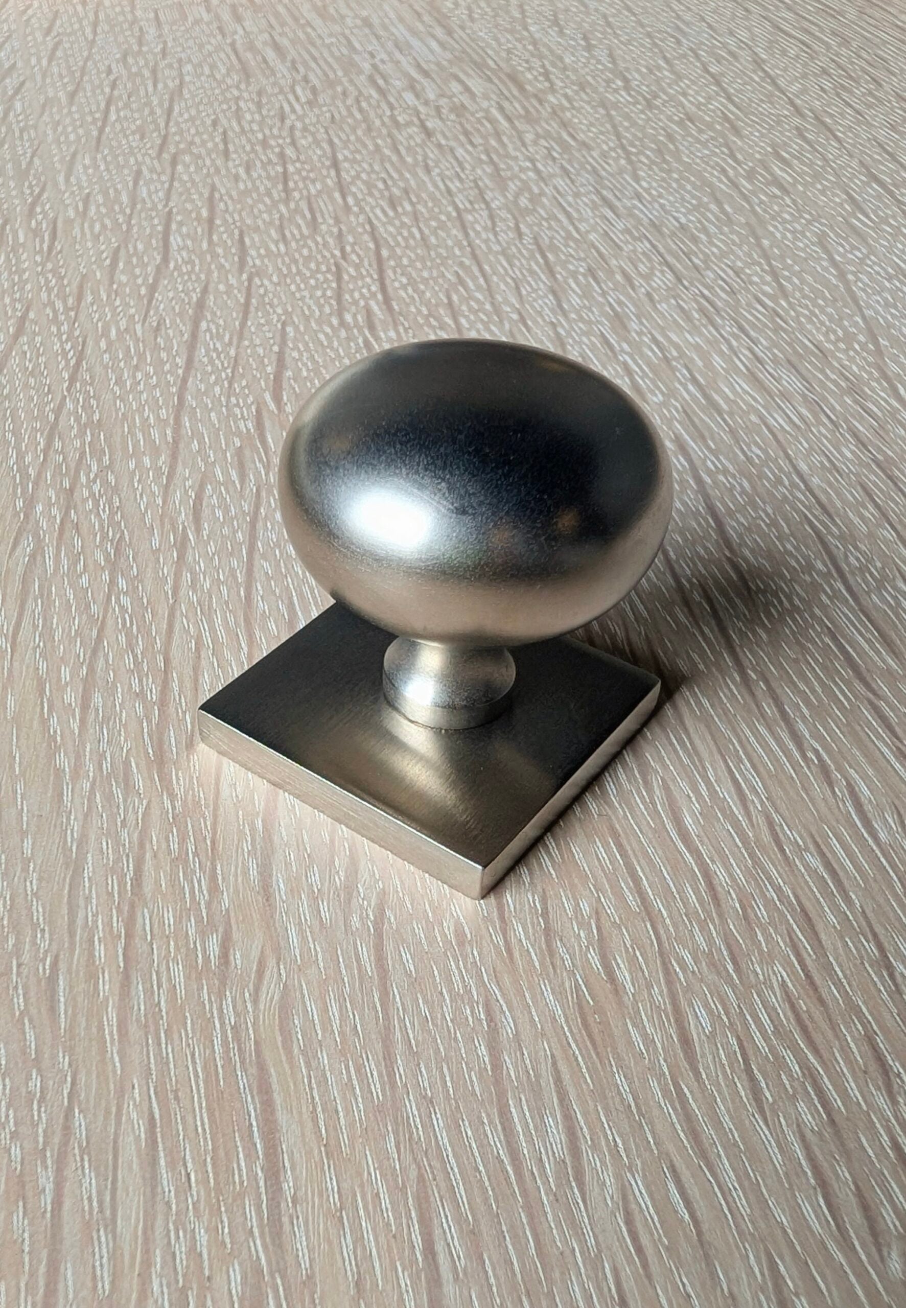 Ex-Display Hexam Handle in Brushed Nickel - Image 1